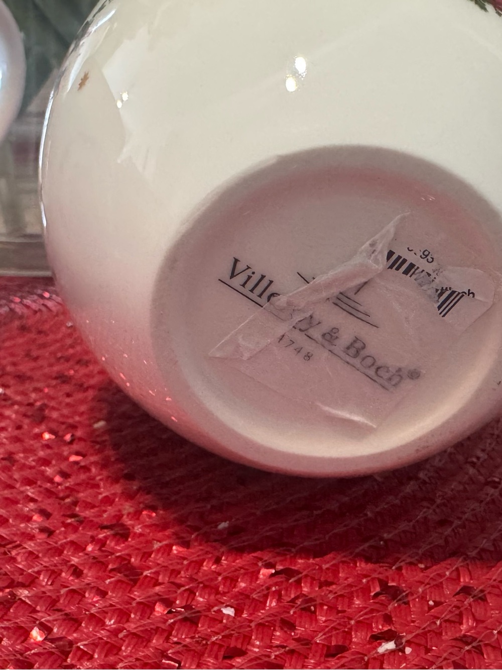 Villeroy & Boch White Ceramic Holiday Mug with Red Trim - Picture 3 of 5